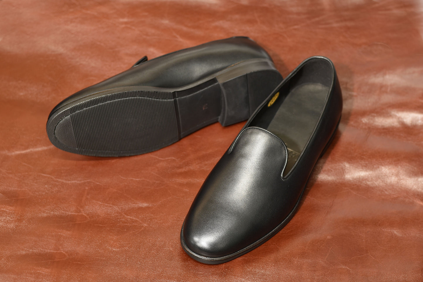 ビジネスシューズ 革靴 Le Misca by RAYMAR プレーン スリッポン ブラック 牛革 フル マッケイ製法 ゴートレザー ライニング 23.5cm‾27.5cm レミスカ レイマー スリップオン ラバーソール ゴム底 Albert