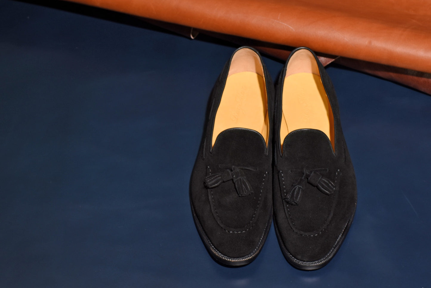 スエード タッセル ローファー ブラック Fran RAYMAR グッドイヤーウェルト ビジネスシューズ 革靴 23.5cm~27.0cm レイマー ローファー ビジカジ